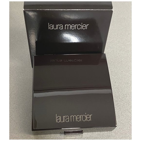 Laura Mercier Matte Radiance Baked Powder - Picture 3 of 3